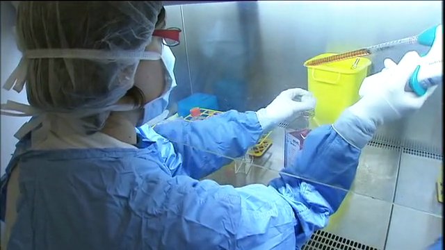 Investigación sobre coronavirus en un laboratorio. Foto Web RTVC.