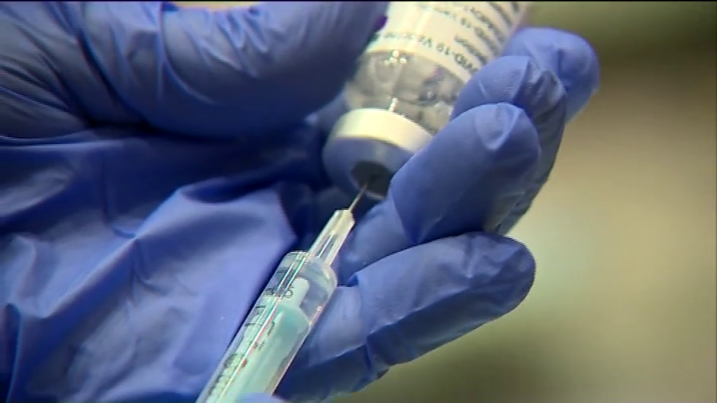 Sanidad ya ha administrado 971.501 dosis de vacunas contra la COVID-19