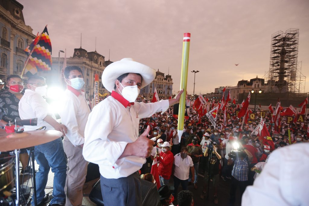 Castillo se declara vencedor en las presidenciales de Perú
